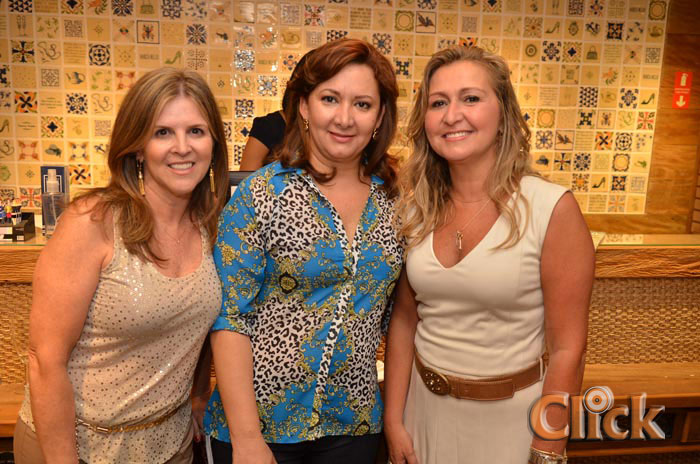 Coquetel de lançamento da revista Marcia Mello