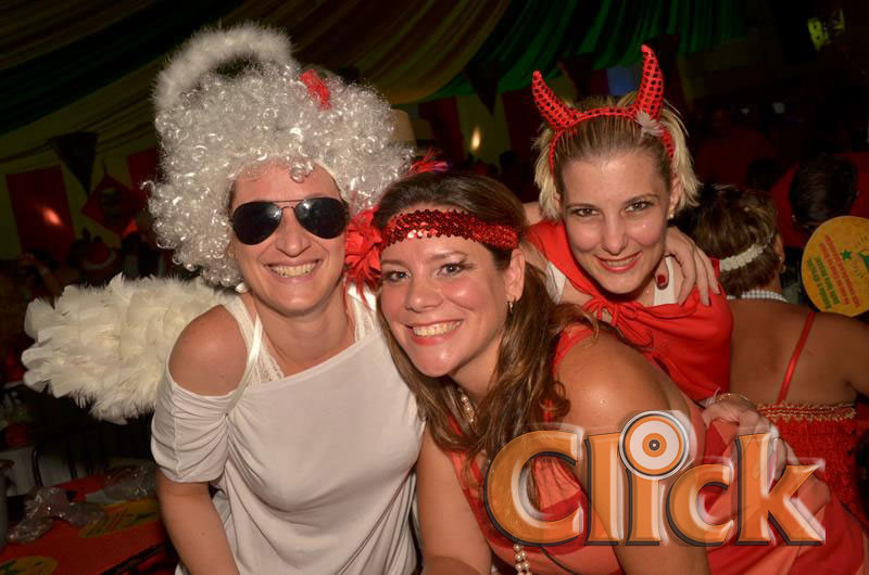 Carnaval no Regatas – Baile do Vermelho e Branco