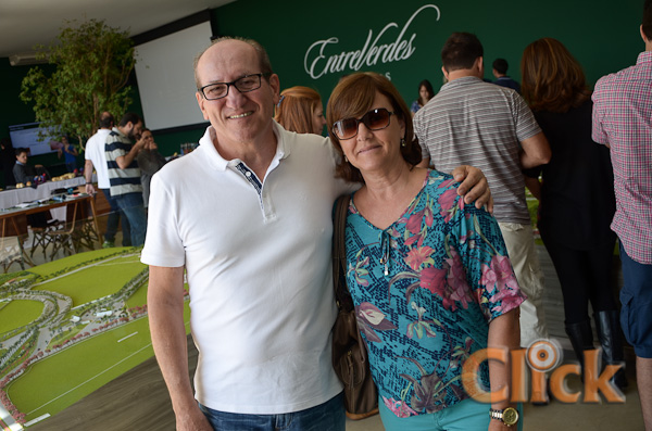 Exposição Test Drive Jeep no Entreverdes