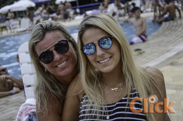 Pré Carnaval Hípica – Sambão na piscina